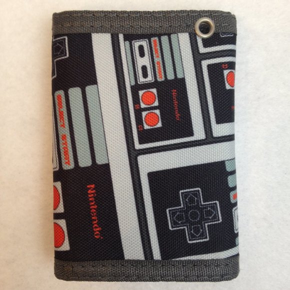 Bioworld Nintendo Controller Trifold Wallet - Picture 5 of 6